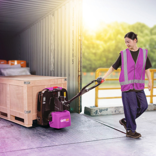 Elektrikli yaya kumandalı transpalet - SW | PTL 1.5 | 685 x 1150 mm | AntOn by Jungheinrich