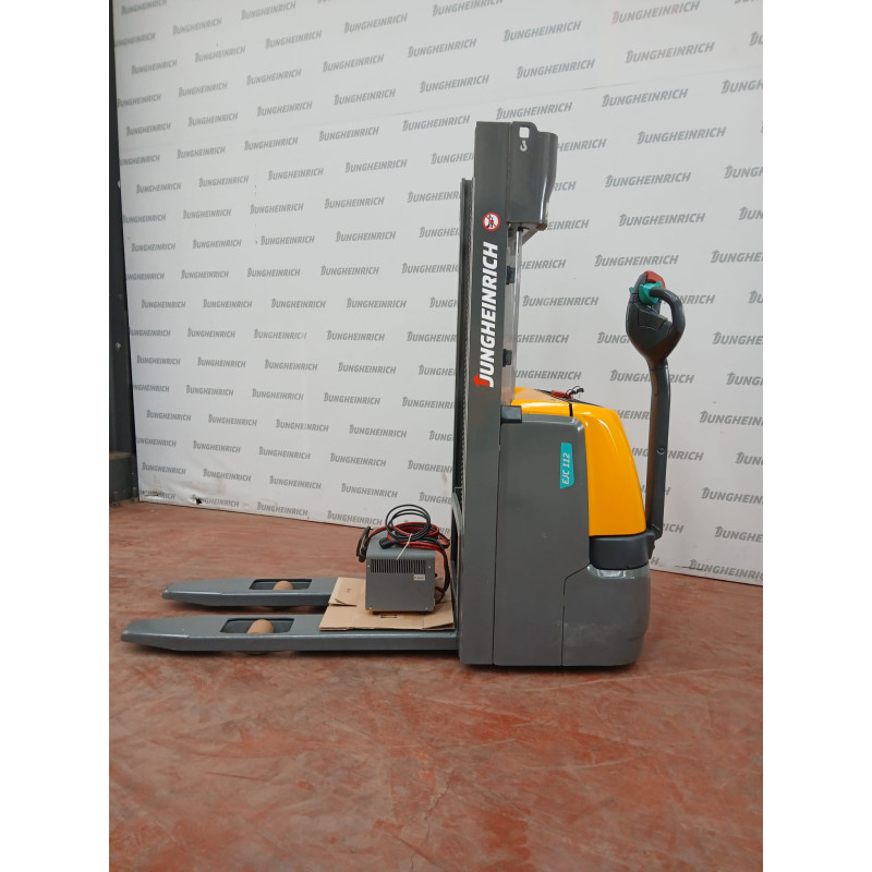 EJC 112 İstif Makinesi