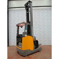 ETV 214 Reach Truck